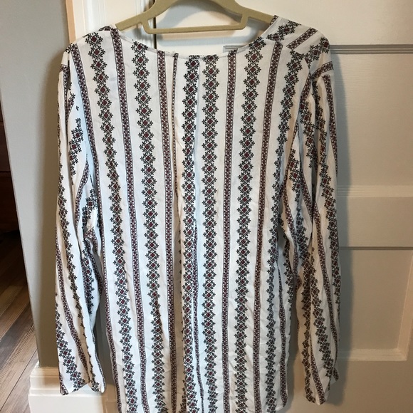 ☀️NWT LF high low twist front floral top✨ - Picture 3 of 5